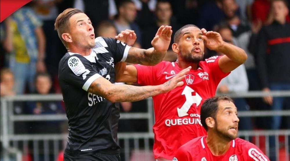  布雷斯特青年军爆冷终结巴黎连胜  